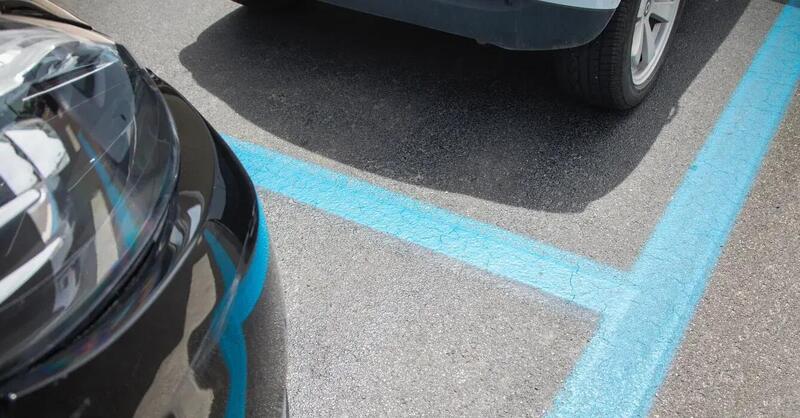 Milano: nuovi orari per strisce blu di parcheggio, attenzione alle multe 