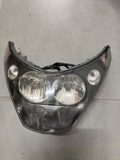 Faro Piaggio Beverly 250