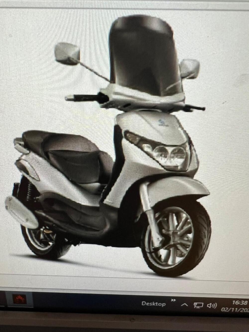 Faro Piaggio Beverly 250 (5)