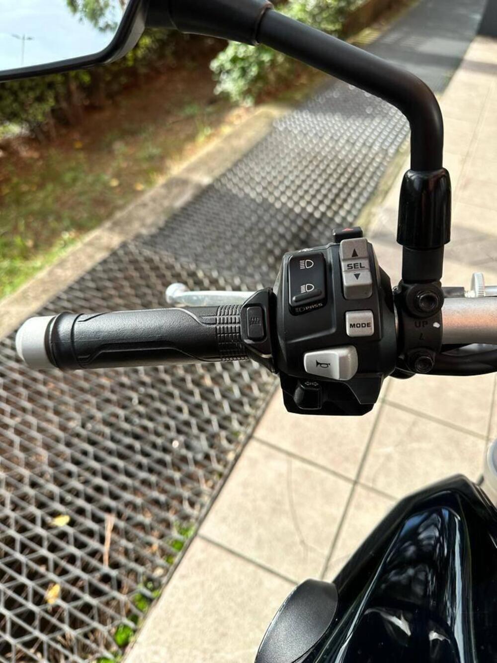 Honda CB 1000 R + Neo Sport Cafè (2019 - 20) (13)