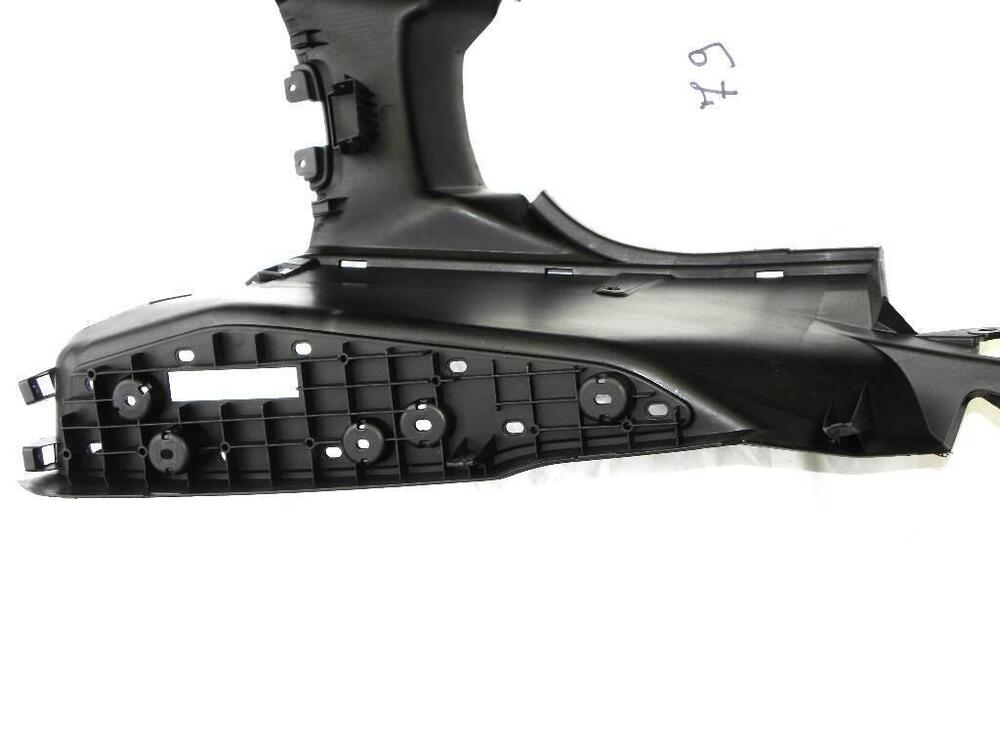 Pannello supporto poggiapiedi Yamaha X-Max 125/250 (7)