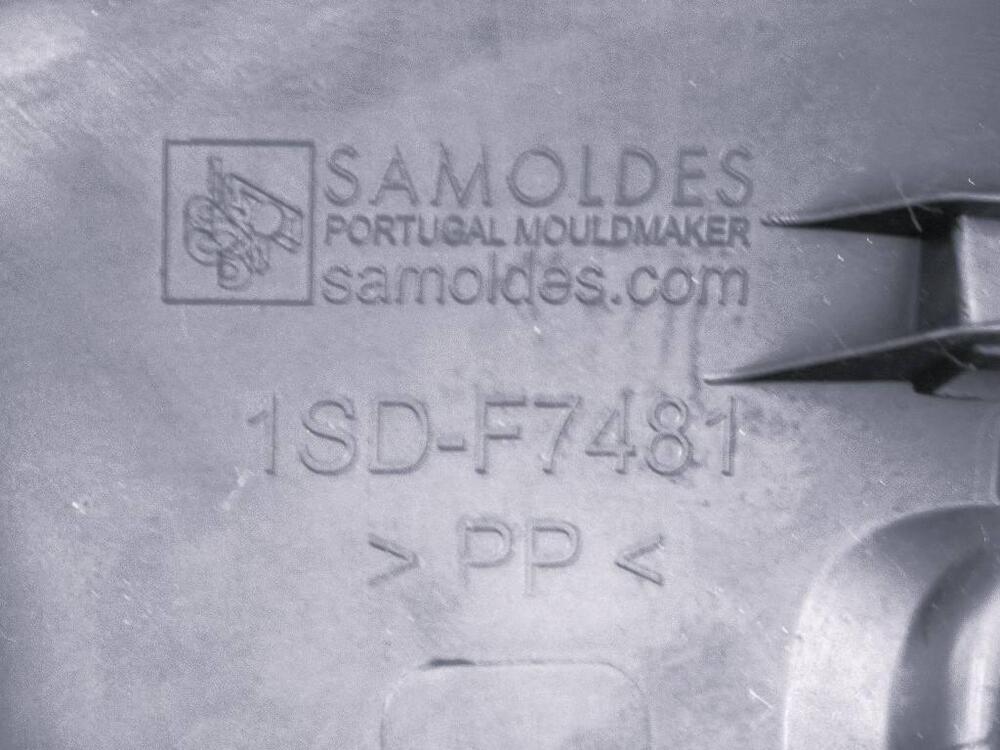 Pannello supporto poggiapiedi Yamaha X-Max 125/250 (9)