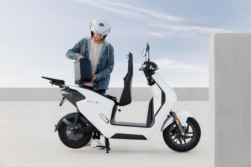 Lo scooter elettrico Honda EM-1 e: &egrave; gi&agrave; in vendita: ecco il prezzo e tutti i dettagli [GALLERY e VIDEO]