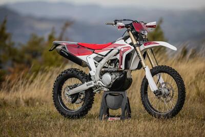 Eicma 2023. XE300 ed XEF310: Fantic svela le sue enduro a due e quattro tempi [VIDEO]