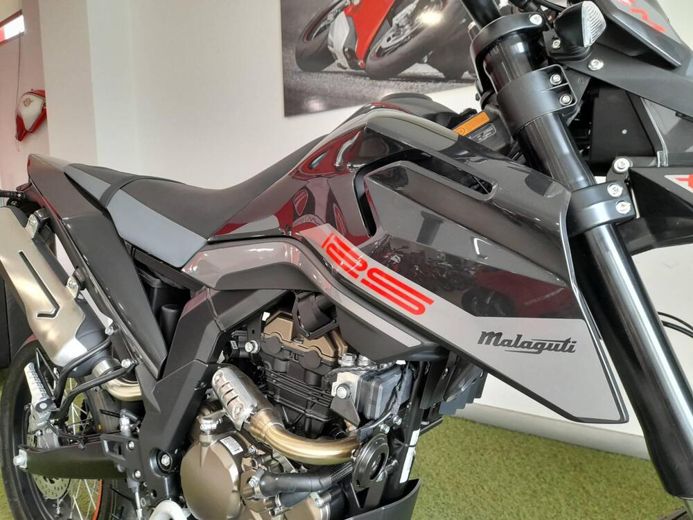 Malaguti XSM 125 (2021 - 25) (3)