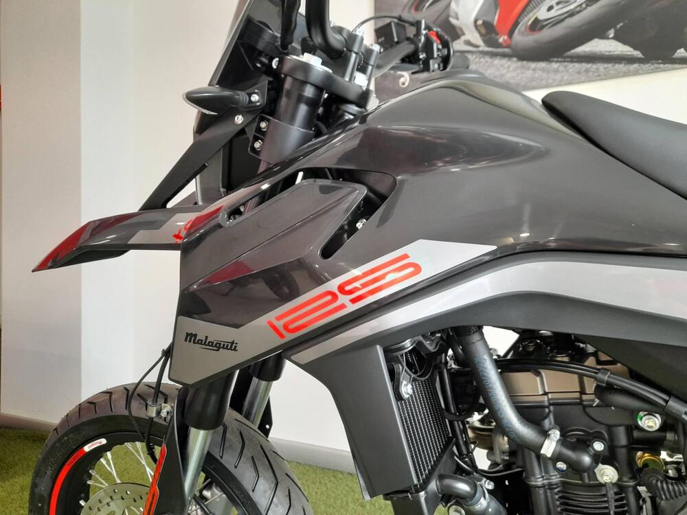 Malaguti XSM 125 (2021 - 25) (5)