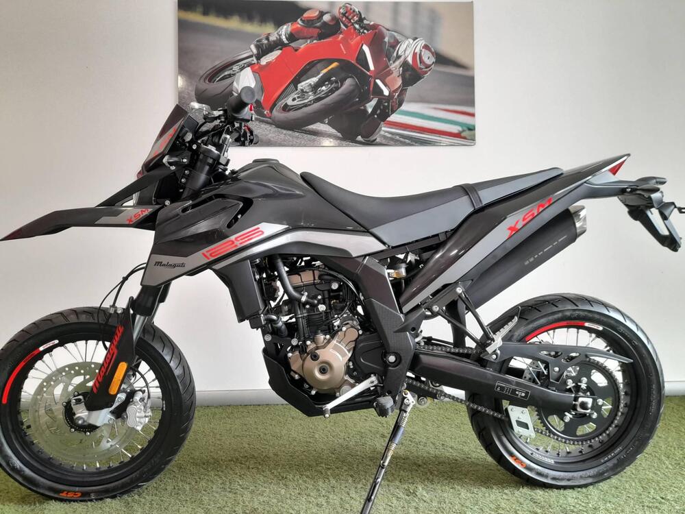 Malaguti XSM 125 (2021 - 25) (2)
