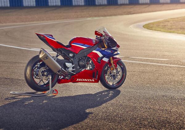 EICMA 2023. Honda CBR1000RR-R Fireblade: foto e caratteristiche [GALLERY]