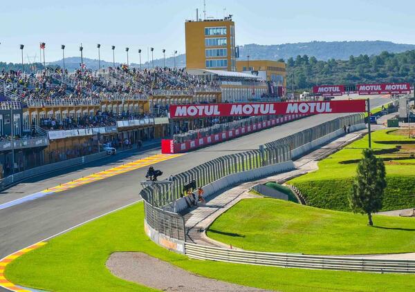 Vedere la prima di Marc Marquez sulla Ducati coster&agrave; 10 Euro! A Valencia hanno capito tutto&hellip;