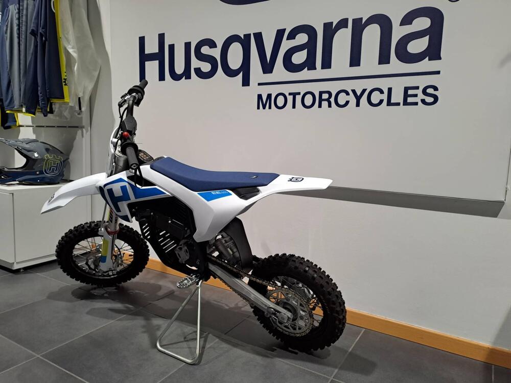 Husqvarna EE 5 (2023 - 24) (3)