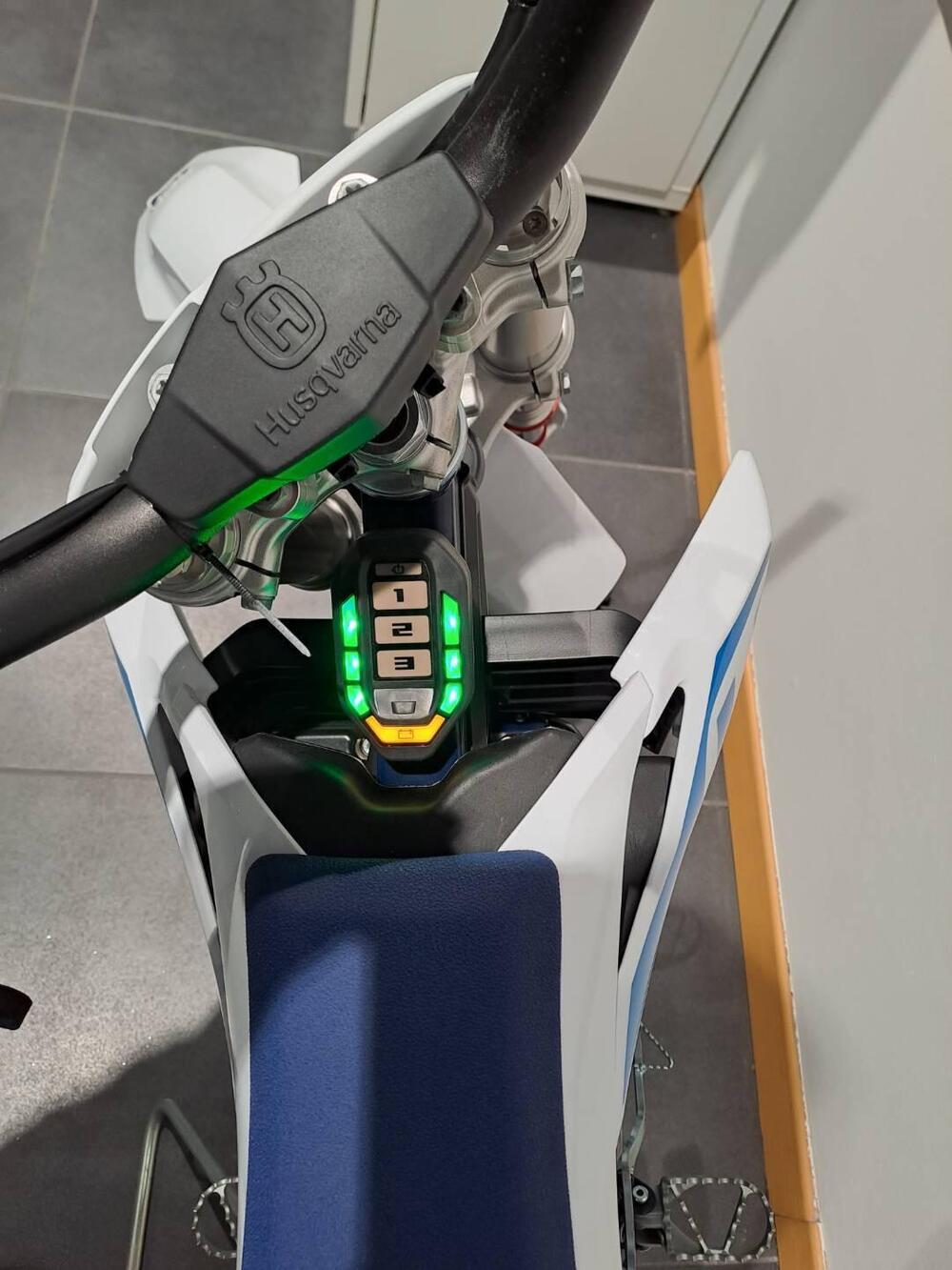 Husqvarna EE 5 (2023 - 24) (4)