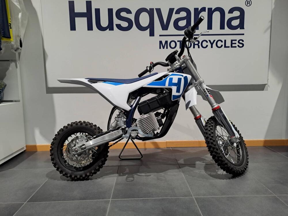 Husqvarna EE 5 (2023 - 24) (5)