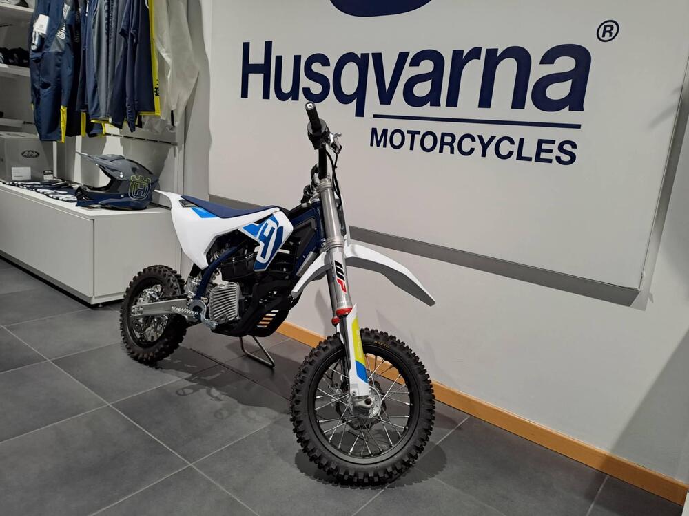 Husqvarna EE 5 (2023 - 24) (7)