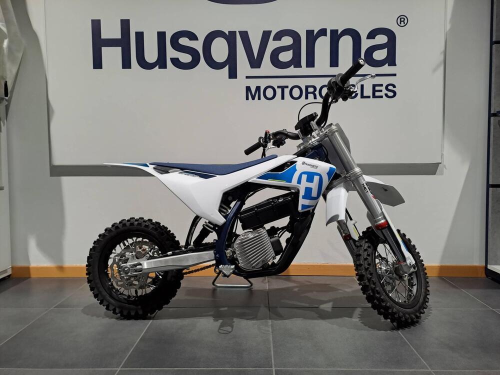 Husqvarna EE 3 (2023 - 24) (4)