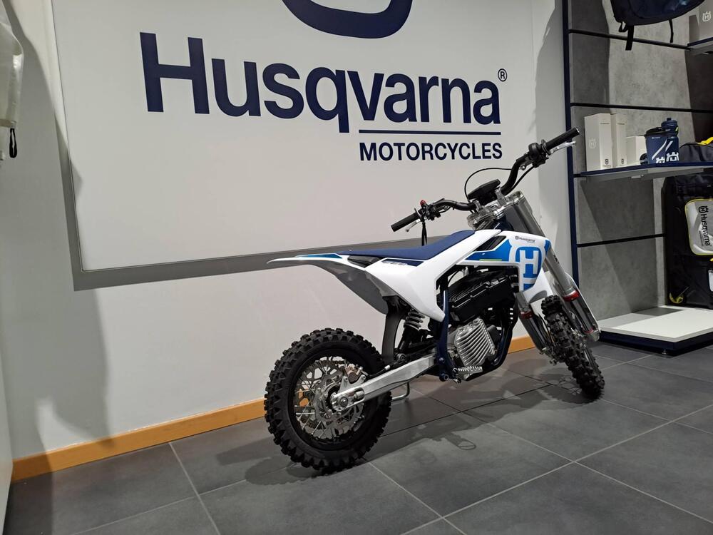 Husqvarna EE 3 (2023 - 24) (5)