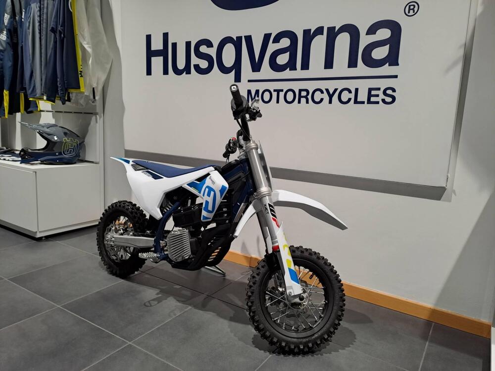 Husqvarna EE 3 (2023 - 24) (6)