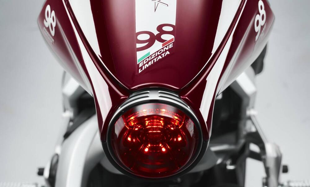 MV Agusta Superveloce 800 98 (2023 - 26) (5)