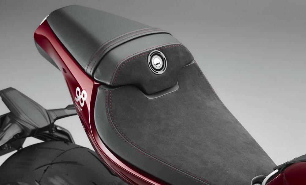 MV Agusta Superveloce 800 98 (2023 - 26) (11)