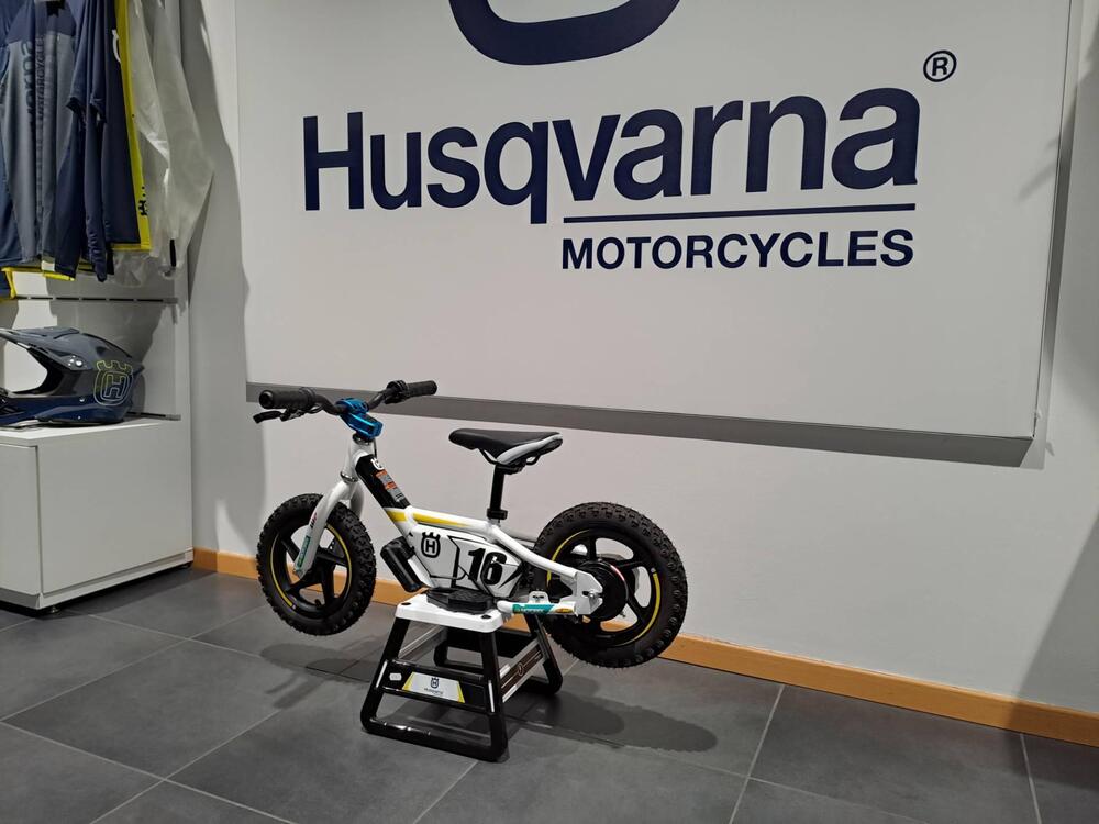 Husqvarna 12eDrive (2022 - 23) (3)