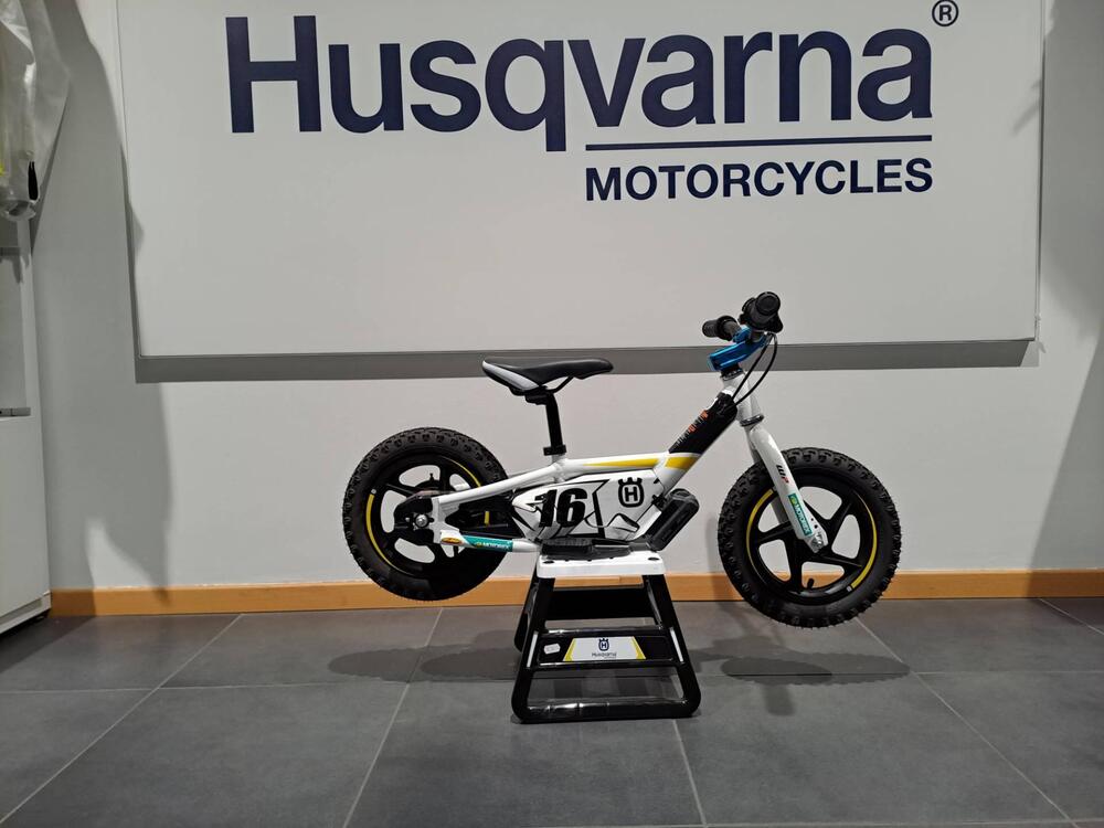 Husqvarna 12eDrive (2022 - 23) (4)