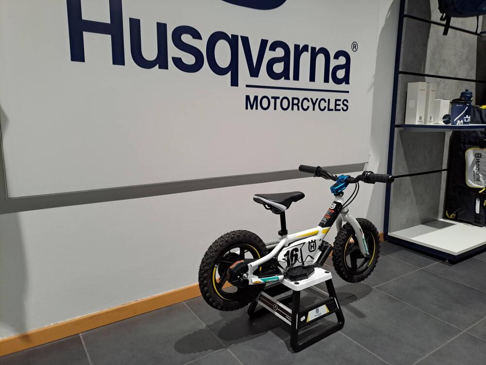Husqvarna 12eDrive (2022 - 23) (5)