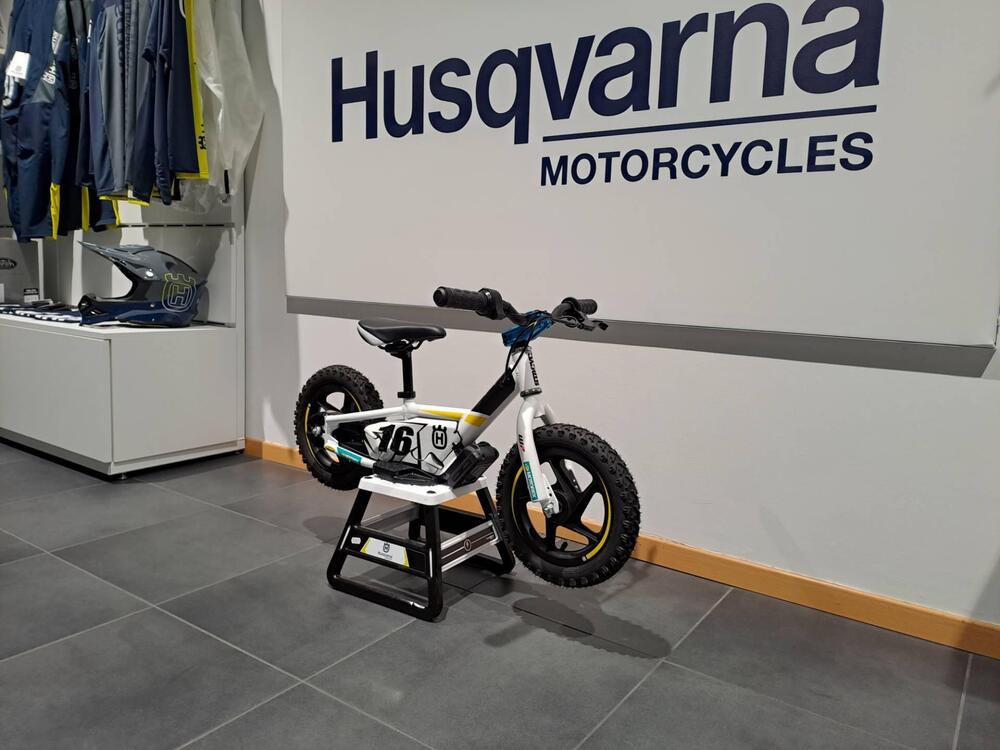 Husqvarna 12eDrive (2022 - 23) (6)