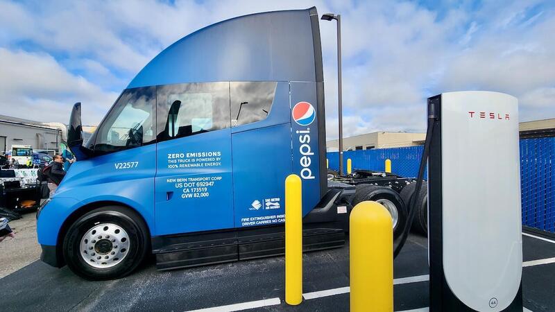 Tesla Semi: una &quot;gola profonda&quot; della Pepsi lo distrugge