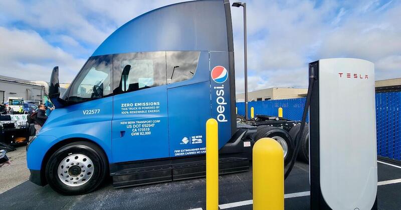 Tesla Semi: una &quot;gola profonda&quot; della Pepsi lo distrugge