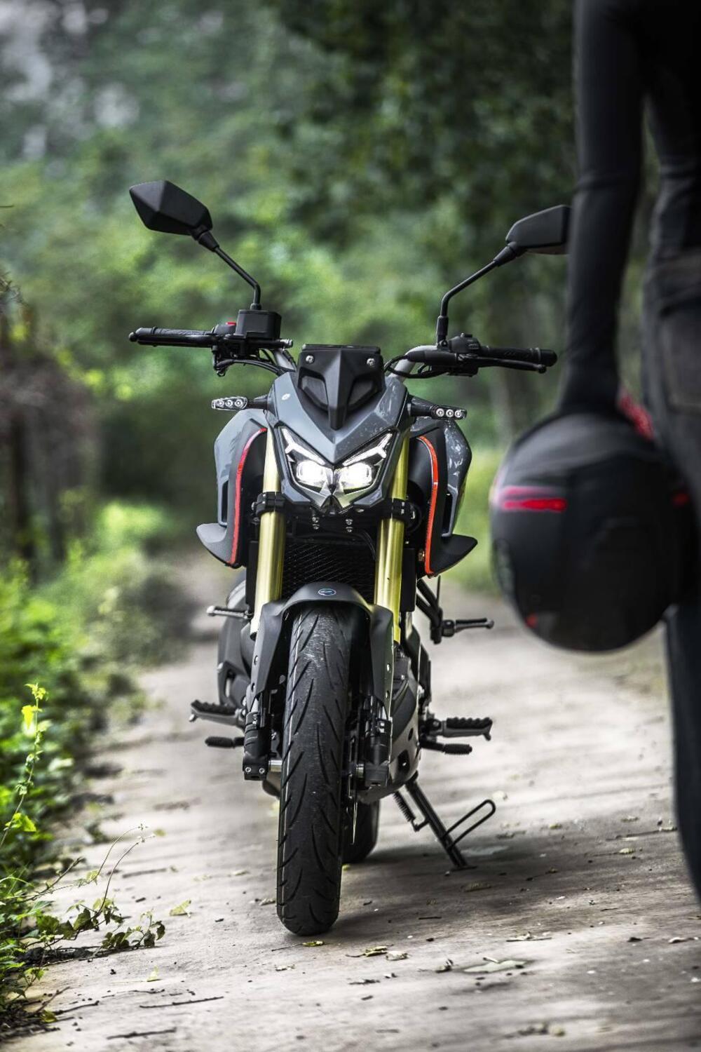 QJ Motor SRK 125 S (2023 - 24) (13)