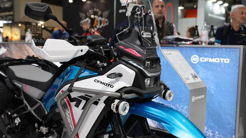 Eicma 2023: CFMOTO 450MT, l&#039;Adventure bicilindrica [VIDEO]