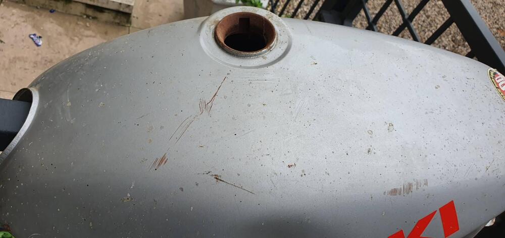 Serbatoio suzuki katana 1100 (3)