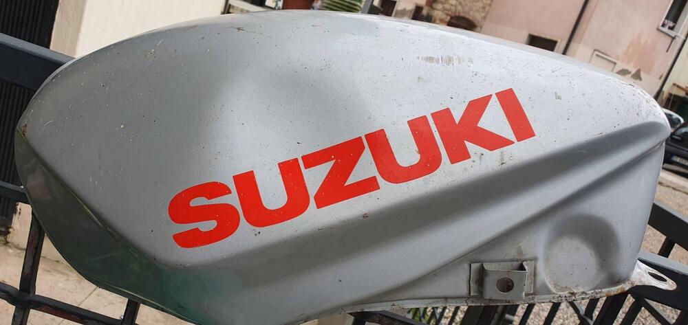 Serbatoio suzuki katana 1100 (2)
