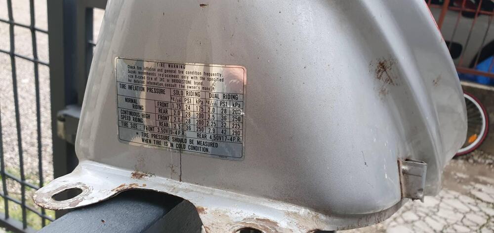 Serbatoio suzuki katana 1100 (4)