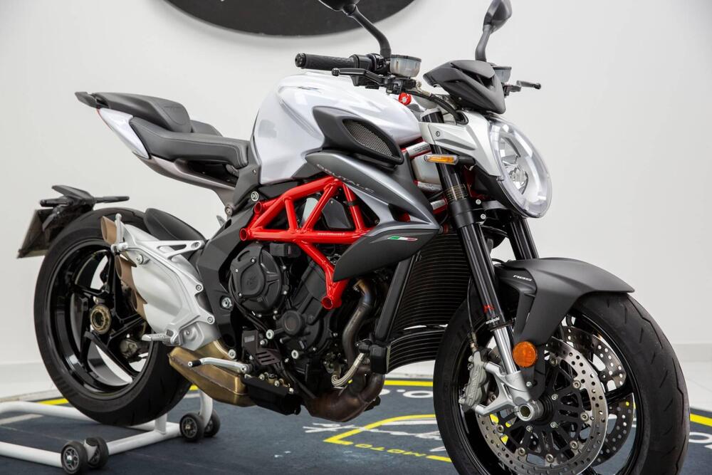 MV Agusta Brutale 800 (2012 - 15) (2)