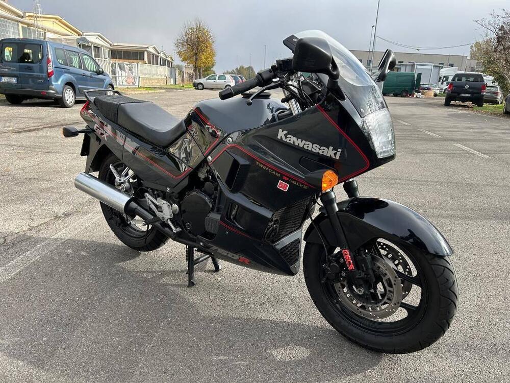 Kawasaki GPX 750 R