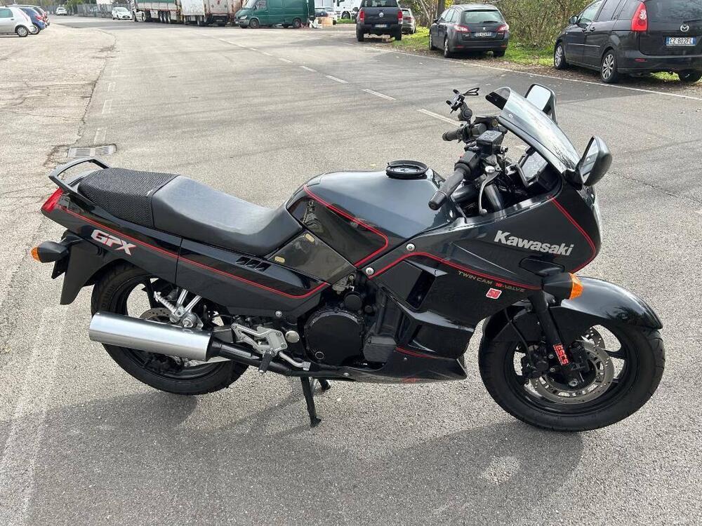 Kawasaki GPX 750 R (3)