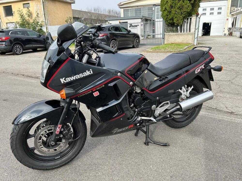 Kawasaki GPX 750 R (5)