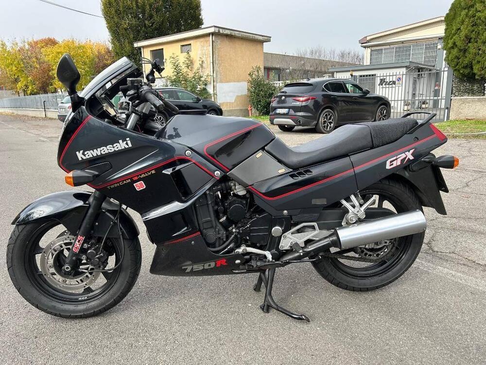 Kawasaki GPX 750 R (6)
