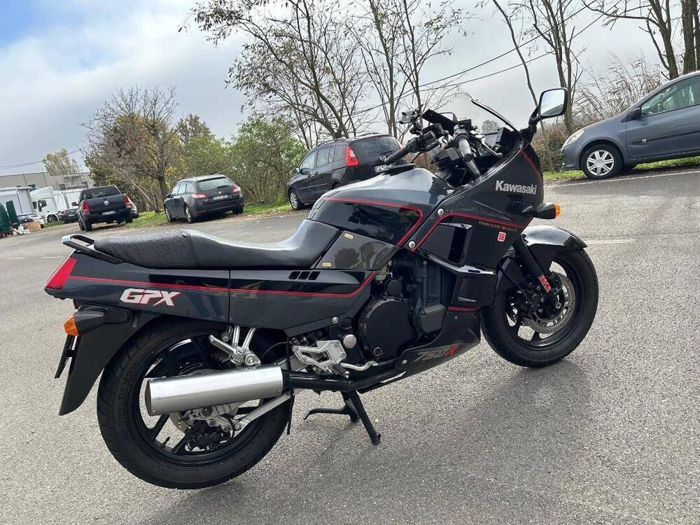 Kawasaki GPX 750 R (9)