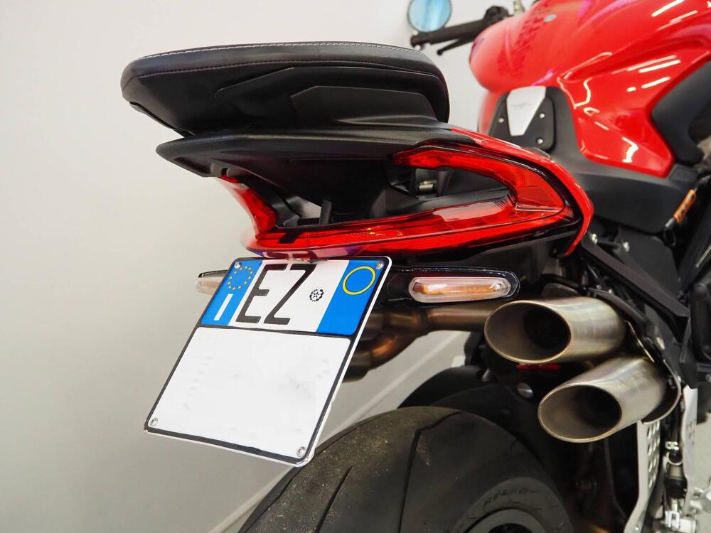 MV Agusta Brutale 1000 RS (2022 - 26) (2)