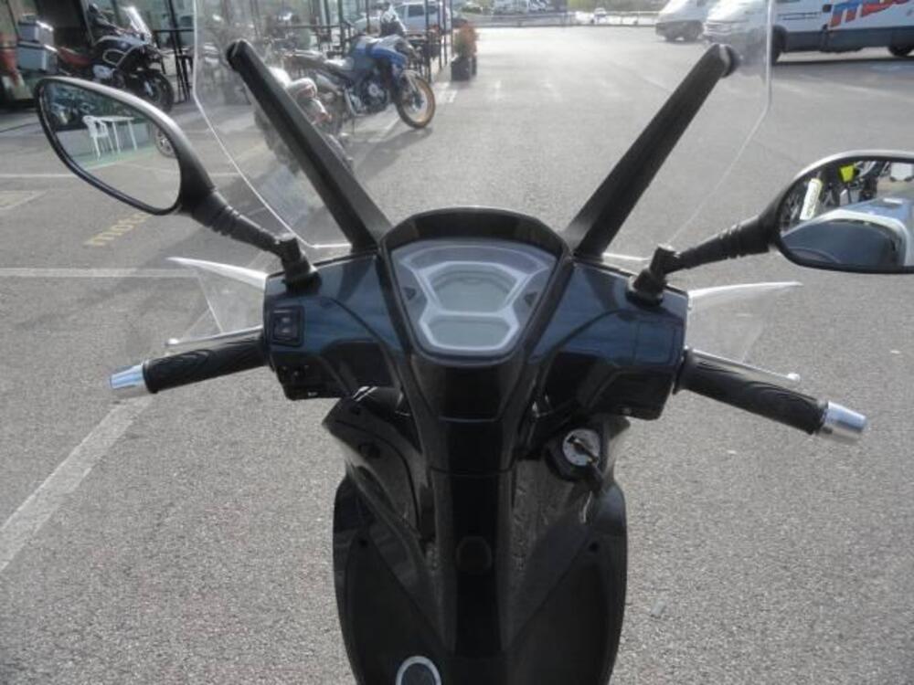 Kymco People 125i S (2021 - 25) (11)