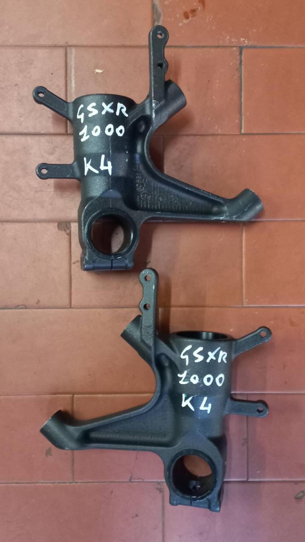 Piedini forcella Suzuki Gsx-r 1000 K3-K4 smontati