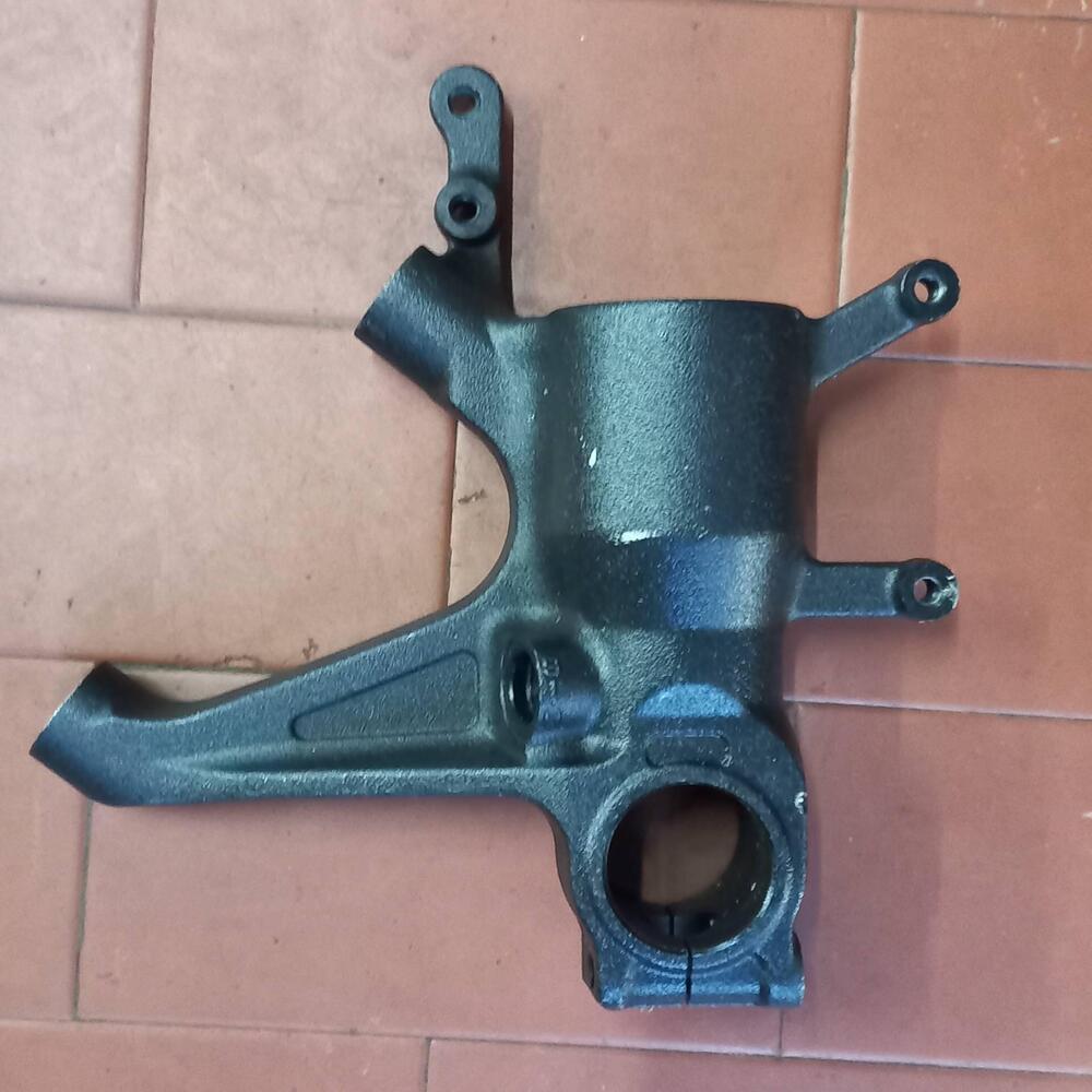 Piedini forcella Suzuki Gsx-r 1000 K3-K4 smontati (3)