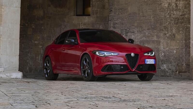 Alfa Romeo Tonale, Giulia e Stelvio Tributo Italiano col tricolore