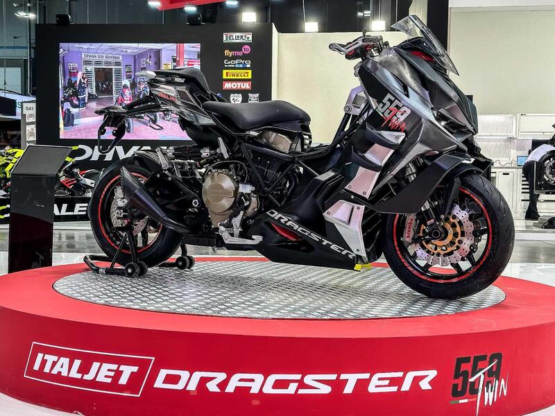 Eicma 2023. L&#039;Italjet Dragster 559 Twin &egrave; sui blocchi di partenza