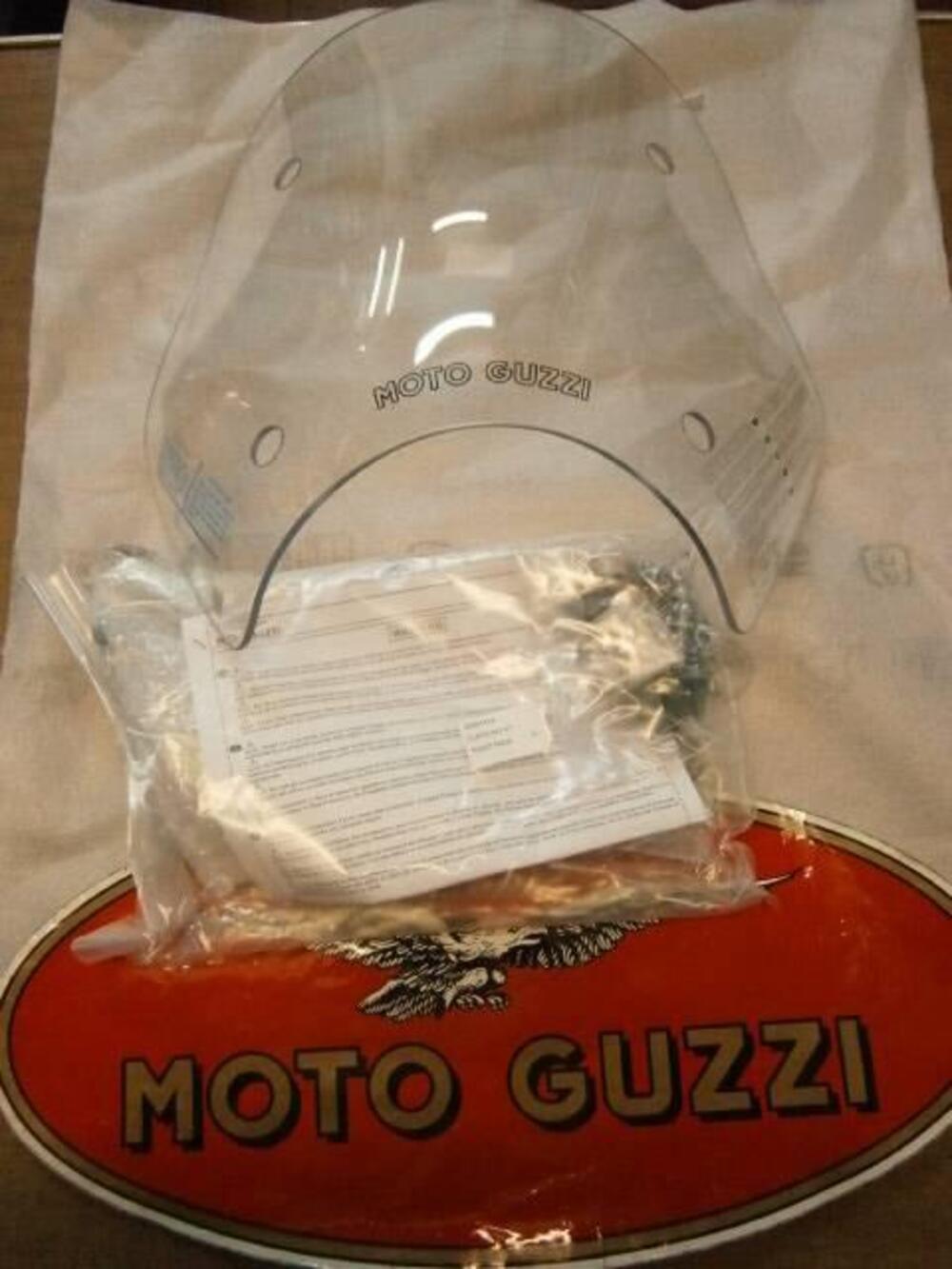 PARABREZZA V7 III Night Pack Moto Guzzi