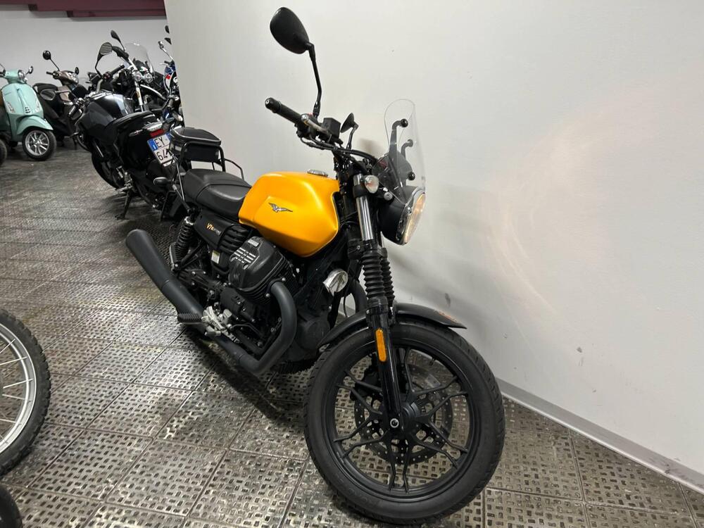 Moto Guzzi V7 III Stone (2017 - 20) (3)
