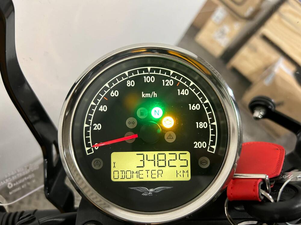 Moto Guzzi V7 III Stone (2017 - 20) (4)