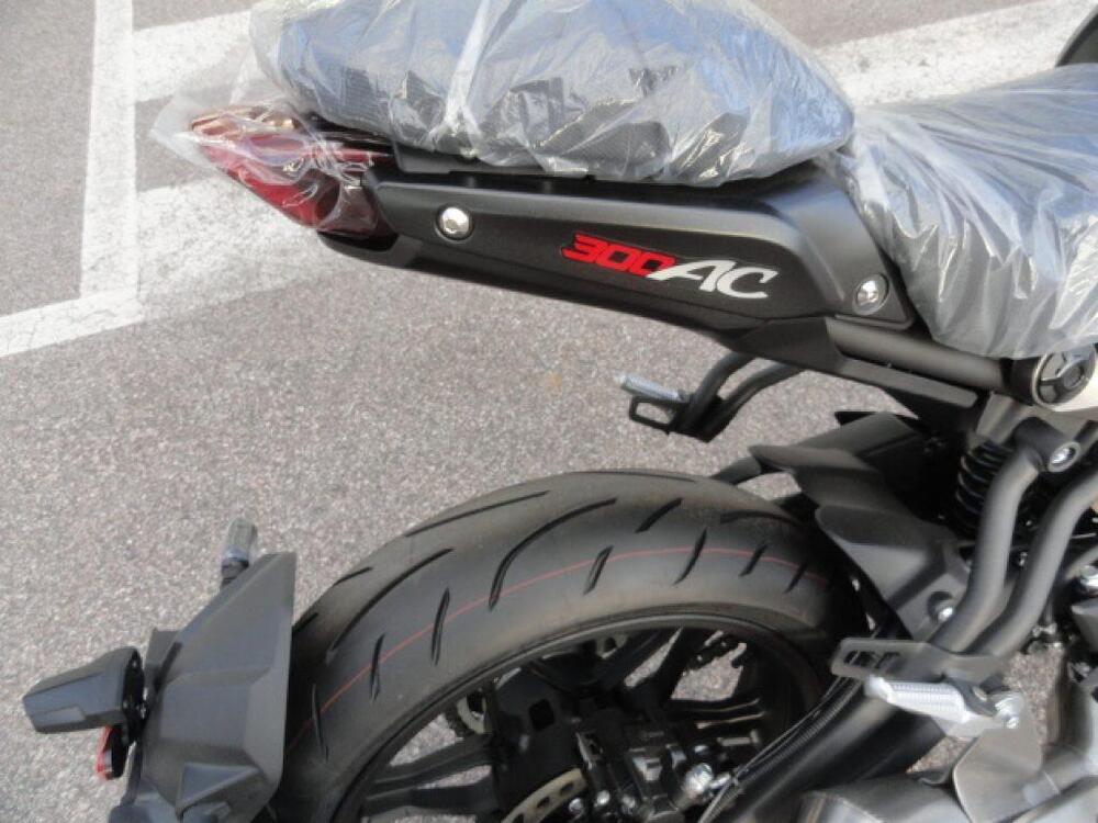 Voge Trofeo 300AC (2021 - 25) (13)