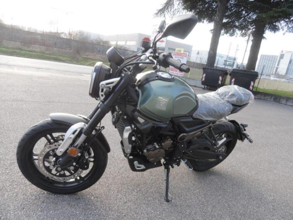 Voge Trofeo 300AC (2021 - 25) (4)